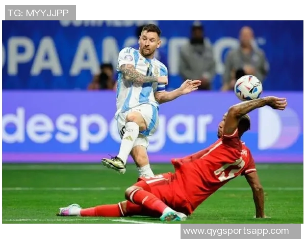 梅西射门击中横梁后麦卡利斯特破门助阿根廷领先1-0